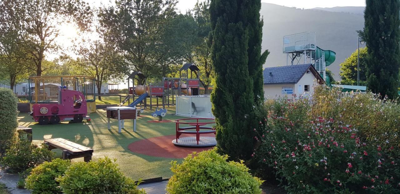 Camping Familial - Parc Aquatique - Grande Aire De Jeux A La Montagne Agos-Vidalos المظهر الخارجي الصورة