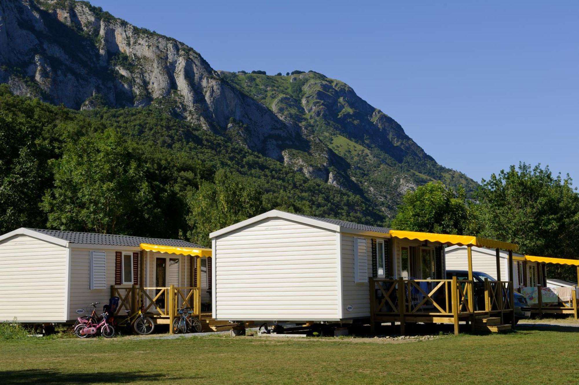 Camping Familial - Parc Aquatique - Grande Aire De Jeux A La Montagne Agos-Vidalos المظهر الخارجي الصورة